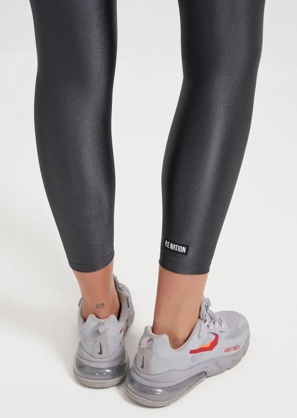 FADEAWAY LEGGING IN CHARCOAL